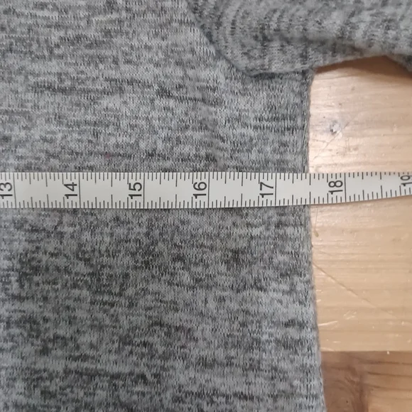 Alya gray sweater size S - Picture 5 of 9